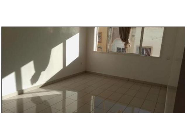 Photo Belle Garçonnière à résidence amirat Naïm assanceur garage image 5/5