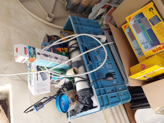 Photo bonjour grand aquarium a vendre de 840 litres avec meuble image 5/6