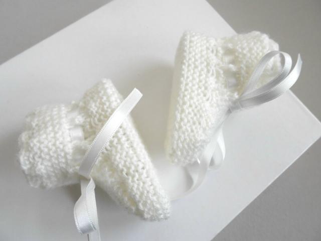 Photo Bonnet, chaussons écrus bébé FILLE  tricot laine fait main image 5/6