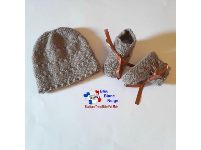 Photo Bonnet et chaussons tricotés main layette bébé Garçon image 5/6