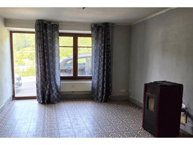 Photo Bouillon : maison avec garage et jardin, 3-4ch, proche du centre. image 5/6