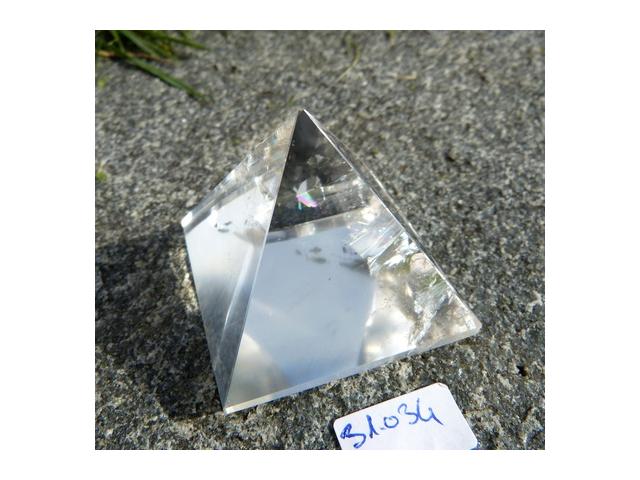Photo boule en cristal de roche et différents minéraux image 5/6