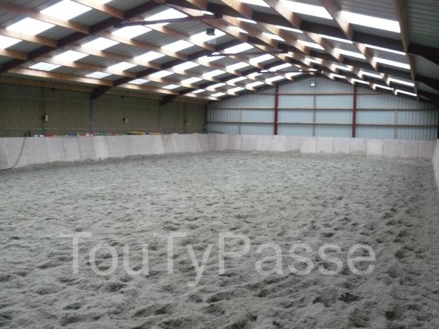 Photo Boxes tout confort,pour chevaux en pension complète à Velaines(8 km de Tournai) image 5/5