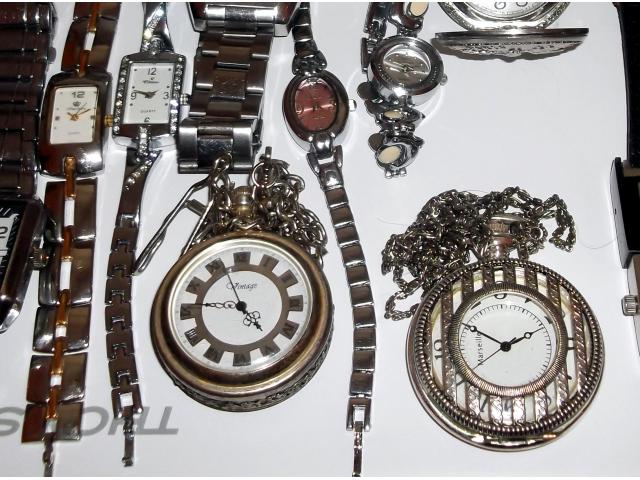 Photo braderie de Lille ou autres brocantes lot de 30 montres. image 5/6