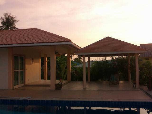 Photo CHAMBRES HOTES TRES CONFORTABLE NEUF en THAILANDE picine image 5/6