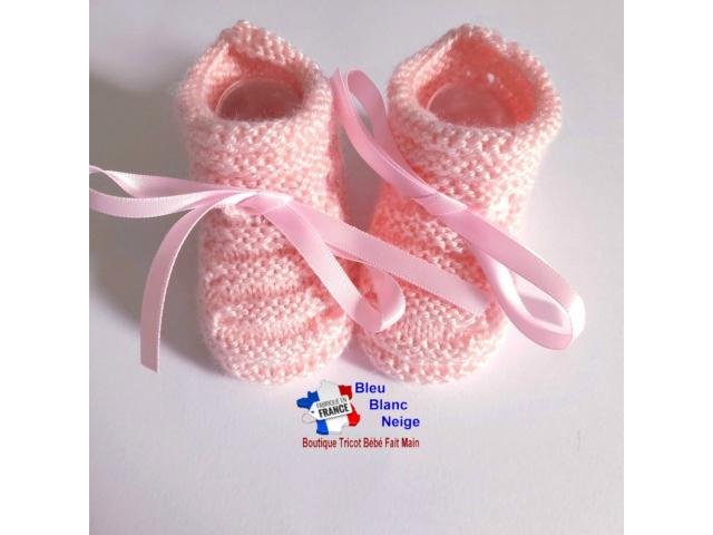 Photo Chaussons motif GODRON tricotés main modèle layette bébé image 5/6
