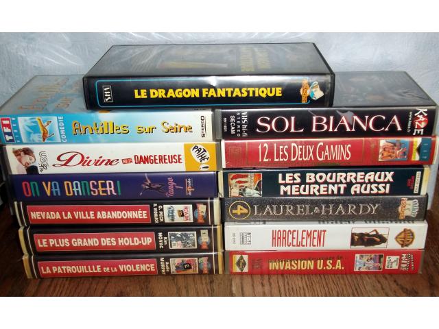 Photo combiné scope et lecteur dvd-Targa DVP-5100x et lot VHS. image 5/6