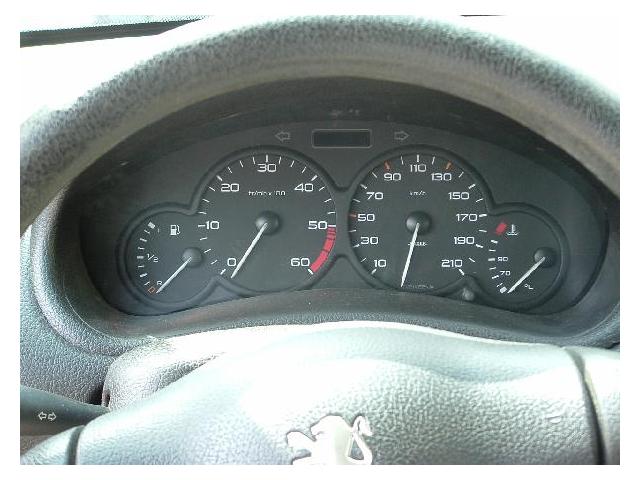 Photo compteur Peugeot 206   essence  ou hdi    ou diesel    envoi  possible  le prix et   ferme  merci  t image 5/5