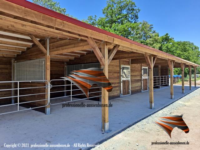 Photo Construction d'écuries, Box extérieur pour chevaux, Box pour chevaux, Abri de prairie image 5/6