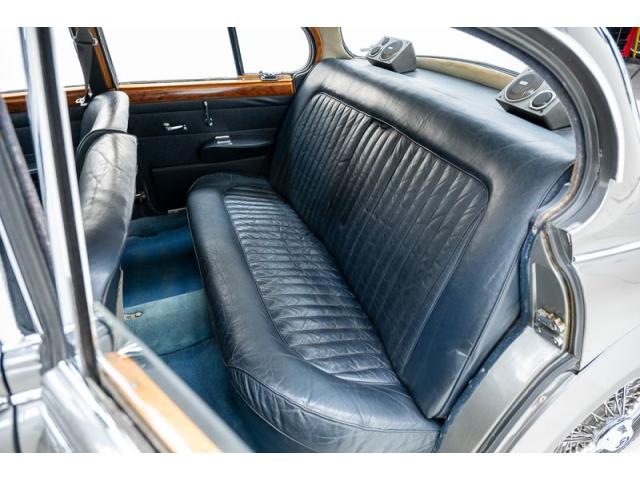 Photo Daimler V8 250 '65 CH358bw image 5/6