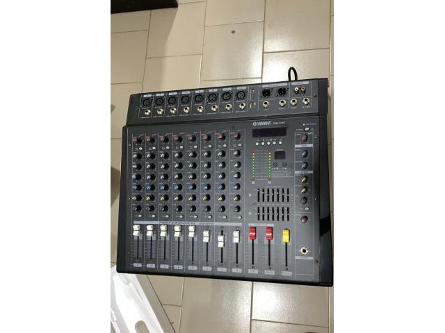 Photo DES TABLES DE MIXAGE  DE 6 PISTES  A 12 PISTE DE MARQUE YAMAHA TRES PUISSANTE A VENDRE image 5/5