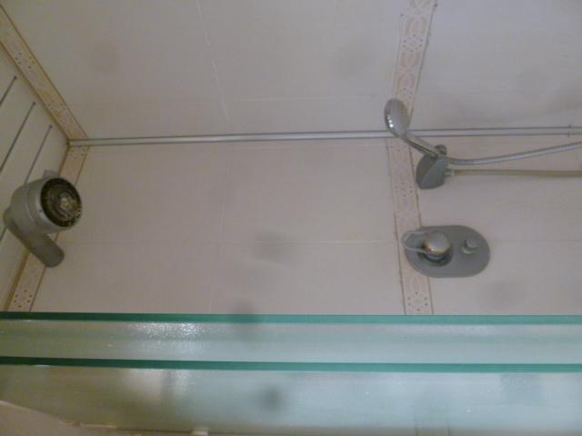 Photo Elements de salle de bain et robinetteries démontés image 5/5