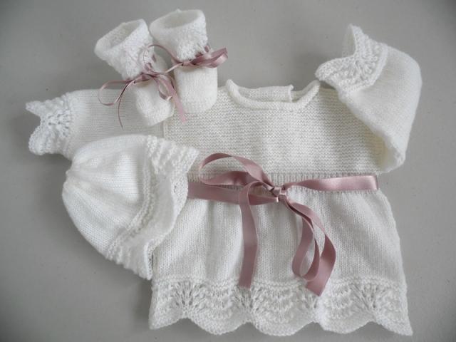 Photo Ensemble ou trousseau blanc tricot laine bébé fait main image 5/6