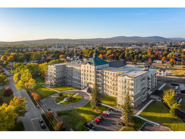 Photo Gratuit jusqu'au 1er août 2025* au DIVIN Beauport (Quebec) image 5/6