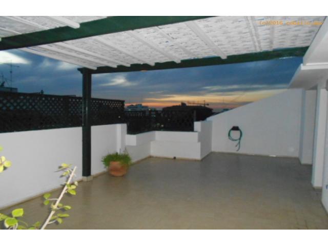 Photo Joli appartement avec belle terrasse en location à Agdal image 5/5