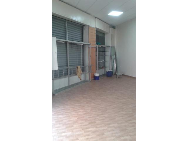 Photo Local commercial bien placé angle image 5/5