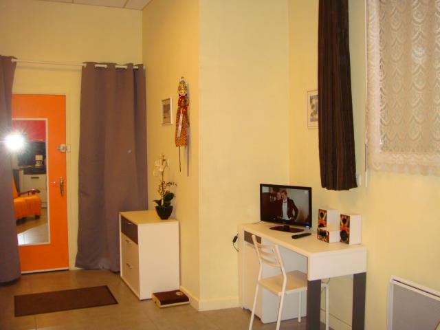 Photo Loue studio cure 25 m2 au coeur de vichy image 5/6