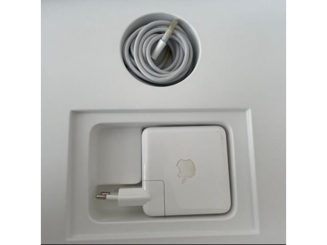 Photo MacBook Pro M2 2022 image 5/6