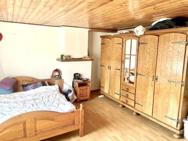 Photo Maison unifamiliale avec dépendance comprenant un vaste jardin sur un terrain de +/-2000 m2 située à image 5/6