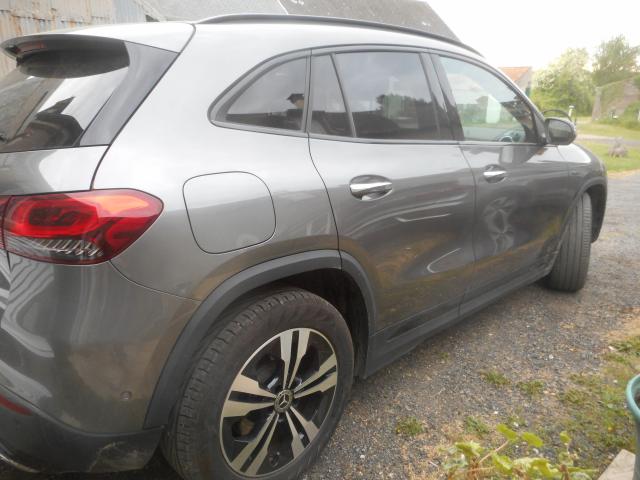 Photo Mercedes 250 gla 250 rechargeable hybride a saisir pour 35000€ image 5/6