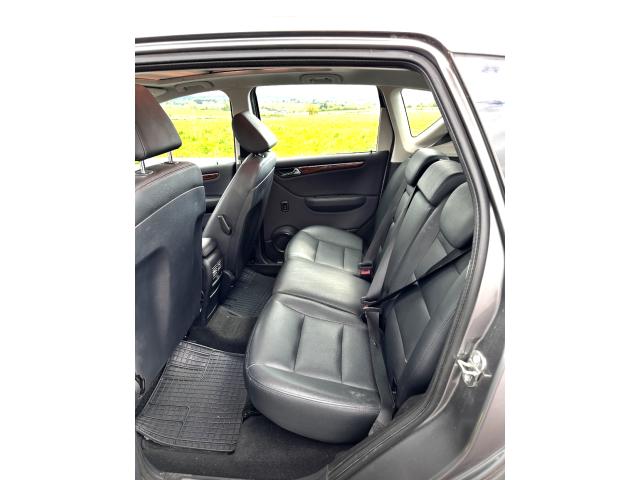 Photo Mercedes A180 boîte automatique image 5/6