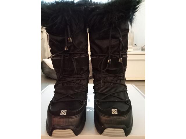 Photo Moon Boots DC noires, modèle "Chalet" image 5/6