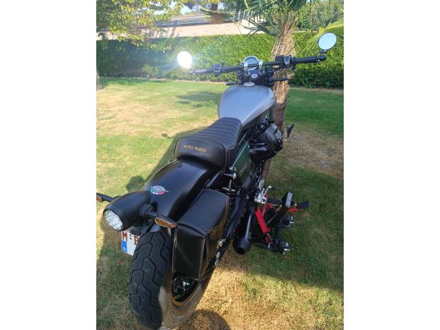 Photo Moto Guzzi V9 Bober Centenario image 5/6