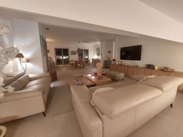 Photo Nouveauté! Magnifique T5 au dernier Etage d'une Résidence Neuve L10 image 5/6