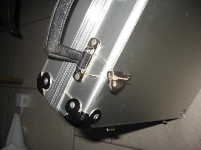 Photo Nouvelle valise en aluminium avec 6 compartiments image 5/6