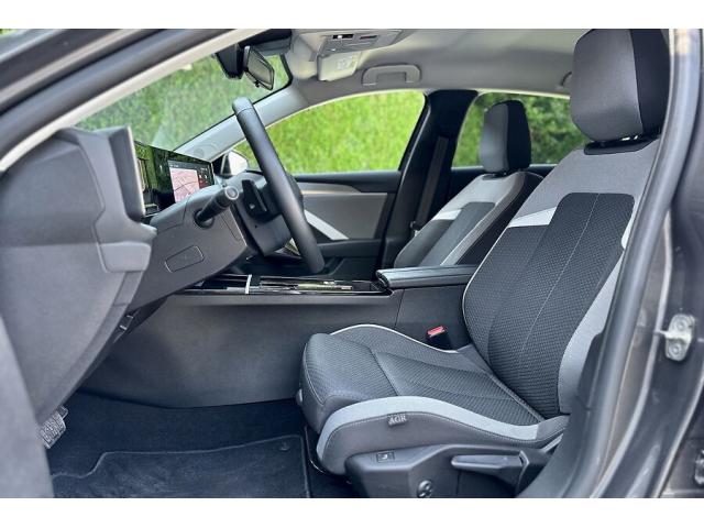 Photo Opel Astra 1.2 Turbo Business Aut. - 01 2023 image 5/6