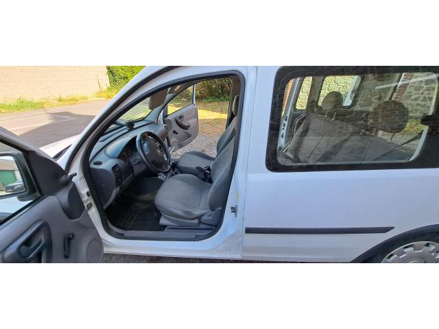 Photo Opel Combo Tour 1,3 cdti-Réparer ou pièces image 5/6