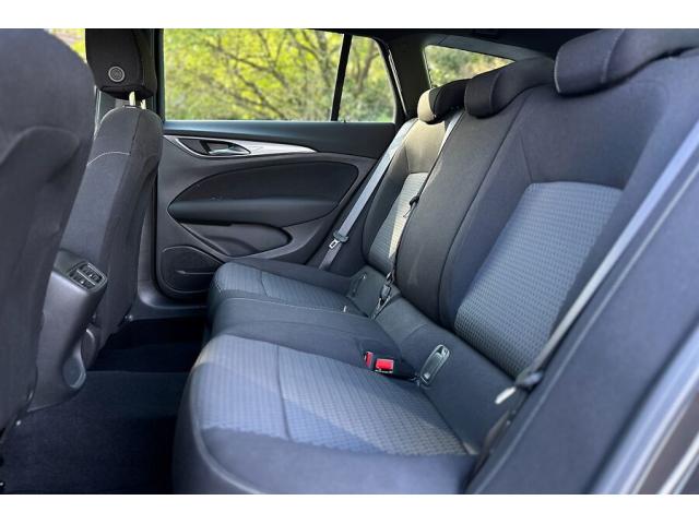 Photo Opel  Insignia Sports Tourer 1.5d Aut. - 06 2021 image 5/6