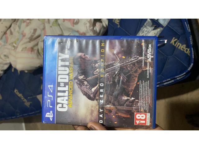 Photo Ps4 comme neuf avec deux jeux et une manette image 5/5