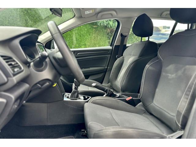 Photo Renault Megane Break 1.3 TCE - 08 2019 image 5/6