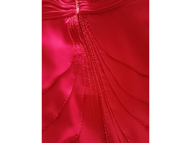 Photo Robe cocktail rouge avec étole assortie image 5/6