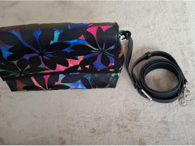 Photo Sac à mains/bandoulière Desigual  Comme neuf image 5/6