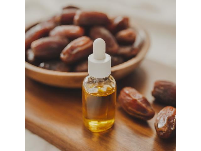 Photo Sérum de Jouvence Naturel  Huile de Noyaux de Dattes Bio image 5/5