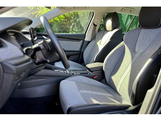 Photo Skoda Octavia Combi 1.5 TSi MHE Corporate DSG - 06 2024 image 5/6