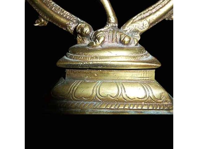 Photo Statuette de Shiva Nataraja en bronze doré image 5/6