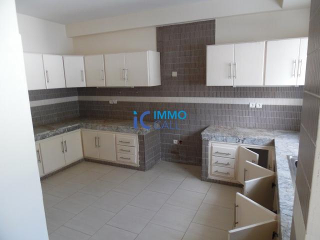 Photo Sublime villa de 2120 m² à vendre située à Souissi image 5/6