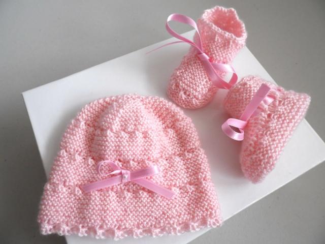 Photo Tricot bébé bonnet chaussons calinou rose image 5/6