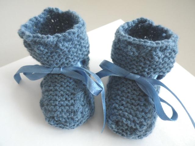Photo Tricot bébé chaussons bleu charron laine image 5/5