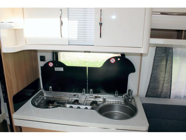 Photo URGENT! BELLE CARAVANE EN TRES BON ETAT image 5/6