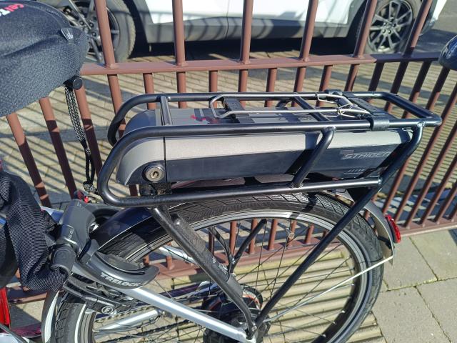 Photo Vélo électrique dame comme neuf image 5/6