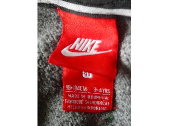 Photo Veste Nike à capuche image 5/5