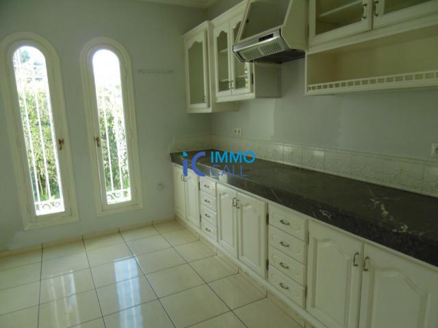 Photo Villa de 1000 m² en location à Hay Riad image 5/6