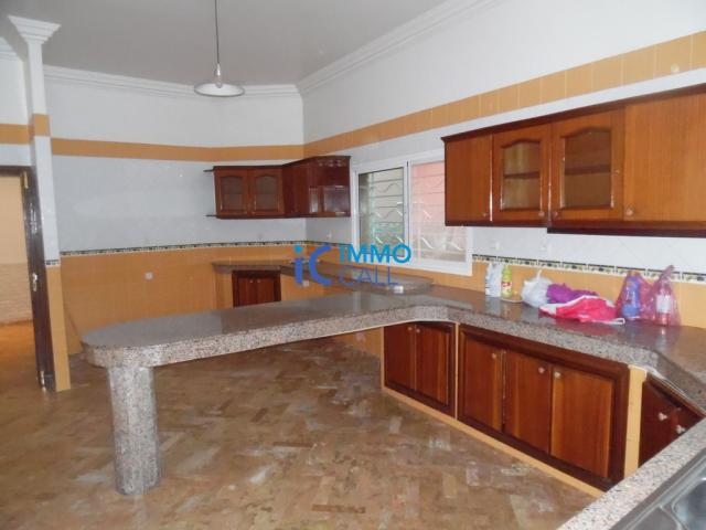 Photo Villa de 1000 m² en location située à Souissi image 5/6