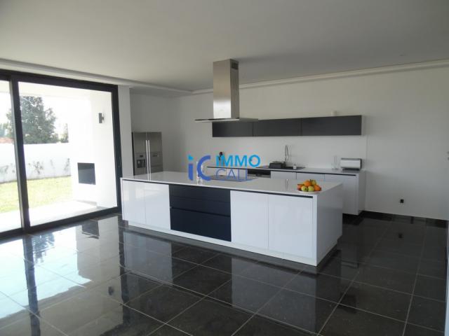 Photo Villa de 2065 m² en location située à Souissi image 5/6