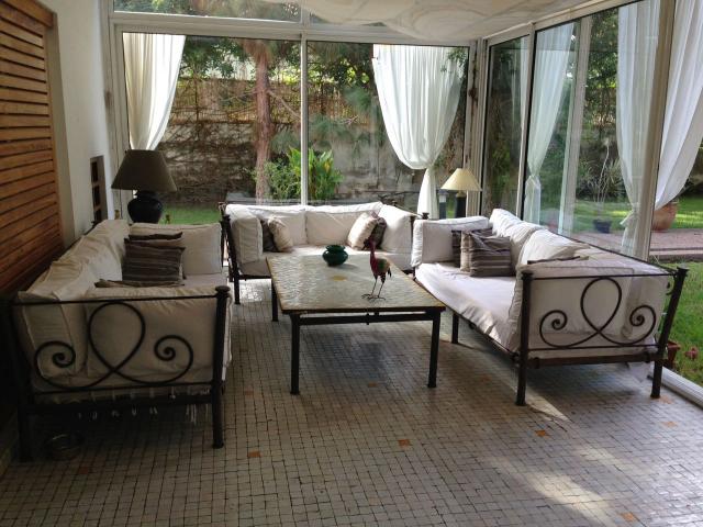 Photo Villa meublée de standing 2000 m² en location située à Souissi image 5/6