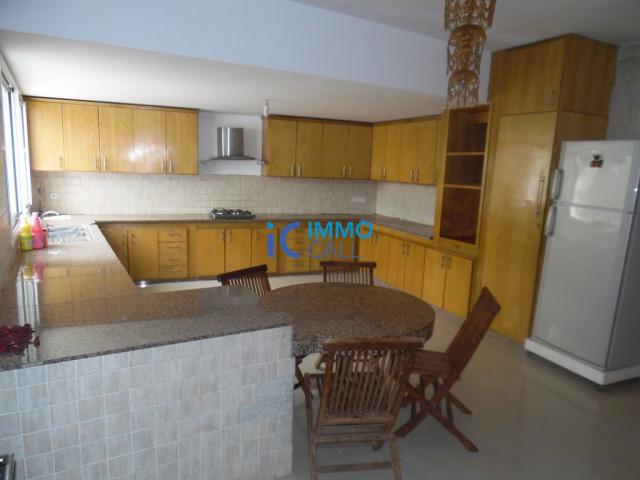 Photo Villa meublée moderne de 580 m² en location à Souissi image 5/6